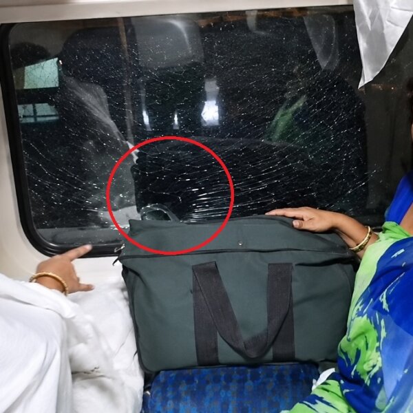 कानपुर पहुंचने से पहले राजधानी एक्स. पर पथराव, AC कोच का शीशा चटका