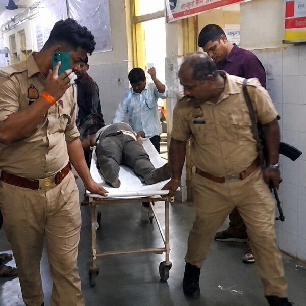 बांदा में फायरिंग, भाइयों में आपसी विवाद में चली गोली, एक कानपुर रेफर
