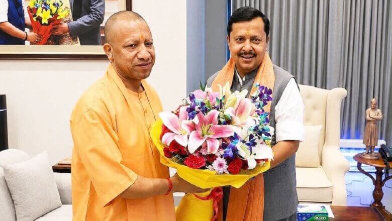 दिल्ली पहुंचे CM Yogi, पीएम मोदी और नितिन नवीन से मुलाकात