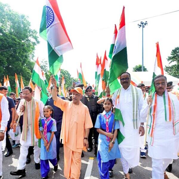 तिरंगा यात्रा: CM Yogi बोले, देश के प्रतीकों-महापुरुषों का अपमान बर्दाश्त नहीं
