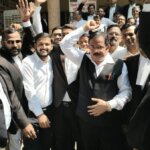 बांदा में वकीलों ने मांगों को लेकर किया प्रदर्शन-DM को ज्ञापन