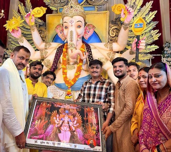 बांदा विधायक ने पत्नी संग प्रमुख पंडालों में की गणेश आरती, जयकारों की गूंज