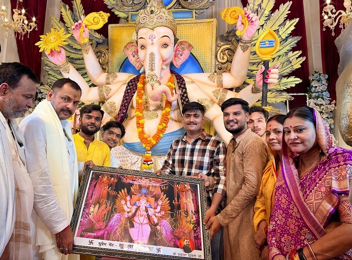 गणेश पूजा पंडाल में बांदा MLA प्रकाश द्विवेदी