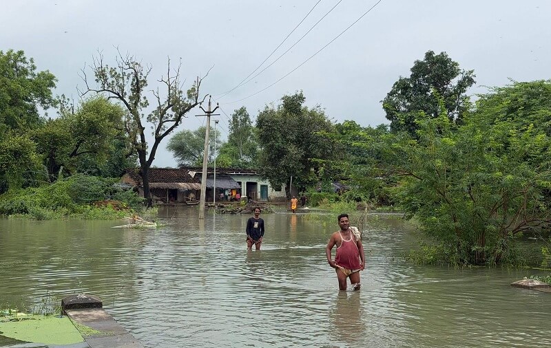 बांदा में बाढ़ जैसे हालात वाला सैमरी गांव 