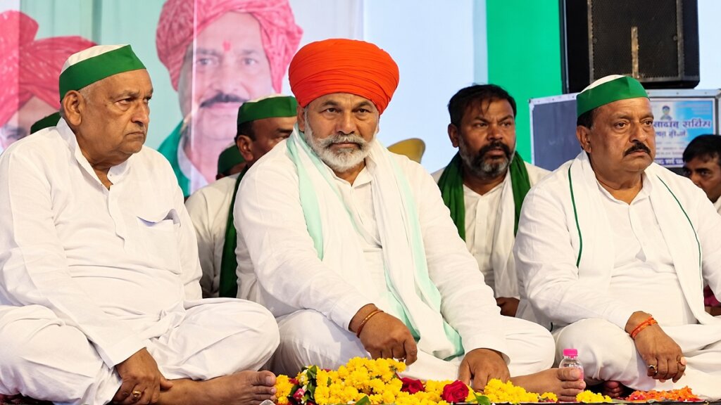 जालौन किसान पंचायत में राकेश टिकैत