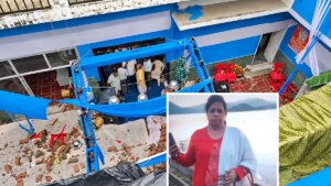 सीतापुरा में गणेश महोत्सव में छज्जा गिरने के बाद बिखरा मलवा