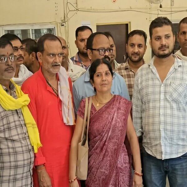 बांदा में सौंपा ज्ञापन-22 से लखनऊ में धरना, कर्मचारियों ने उठाई आवाज