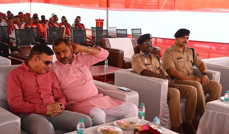 बांदा में चौकीदारों के कार्यक्रम में अधिकारी व जनप्रतिनिधि