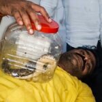 बांदा: जिस सांप ने काटा उसे पकड़कर अस्पताल पहुंचा-लोग हैरान 