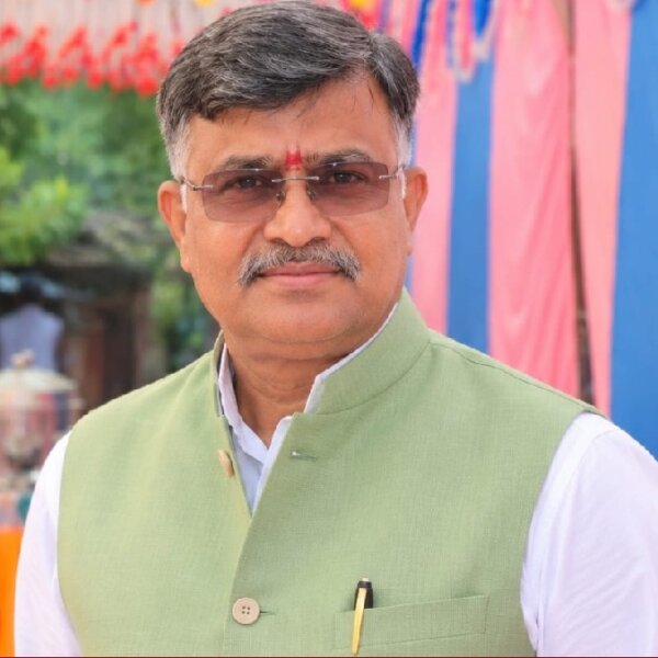 Banda: तिंदवारी की सियासत में छाए जयराम सिंह, हर तरफ चर्चा