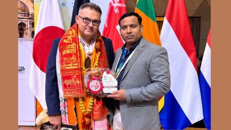 कानपुर: डॉ. सुधीर द्विवेदी को मिला चेयरपर्सन का सम्मान 