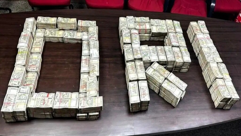 यूपी पिलखुवा में DRI ने कार से बरामद किया 3 करोड़ कैश